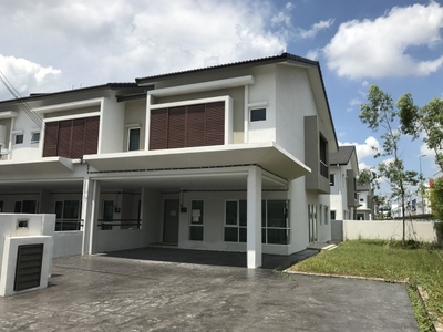 Dengkil [ Salary Above RM4000 Can Apply , 100% Full Loan ] Double Storey Garden Home , Gated & Guarded
