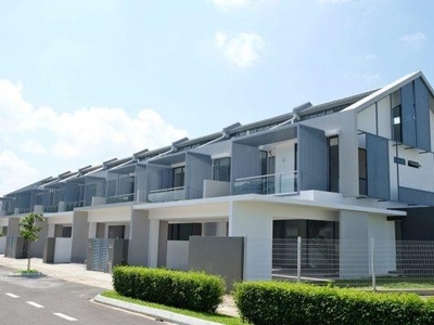 LAST UNIT [SEPANG Freehold Double Storey 25x73 ] High Cash Back , gated & guarded !!!