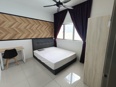 Master, Medium, Balcony, Single @ Platinum Splendor Residence, KL City Room for Rent