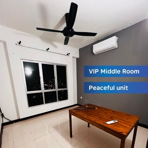 Middle room with free car park for female