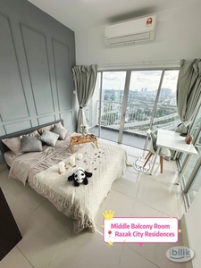 Modern Style & Affordable Middle Balcony Room at Razak City Residences with Nice View