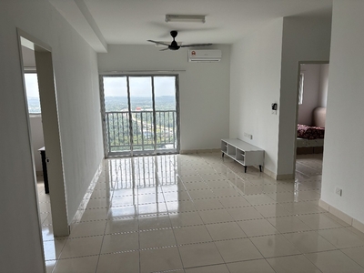 Alanis Residence - High Floor Beautiful View Partly Furnish Apartment Near KLIA
