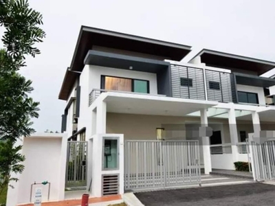 Petaling Jaya [ Loan Reject Limited Unit ] 20x70 Double Storey , Gated & Guarded