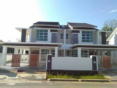 Shah Alam CORNER Available!!![ Non Facing EXTRA 22ft Land ] Freehold 2-Storey , Gated & Guarded