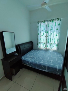 Solaria Residences Aircond Middle Room include utilities share bathroom MIX GENDER
