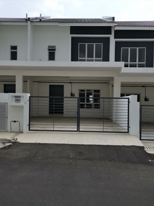 Taman Iringan Bayu, Seremban, Negeri Sembilan, Double Storey Terrace Intermediate House