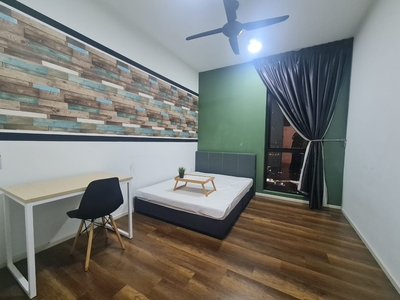 Walk distance to MRT, Sqwhere, Sungai Buloh, Master, Middle, Single & Balcony Rooms for Rent