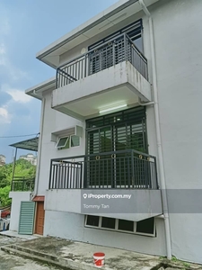 3 Storey Semi-D for rent