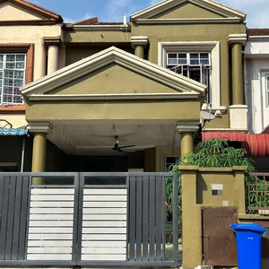 Double Storey Intermediate Terrace Bukit Bandaraya Seksyen U11 Shah Alam For Sale RENOVATED EXTENDED KITCHEN CABI