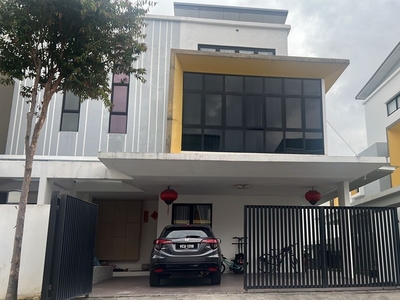 FOR SALE FREEHOLD RENOVATED 3 STOREY SEMI D HOUSE TWIN PALMS BANDAR SUNGAI LONG RENOVATED |FULLY FURNISHED |BEAUTIFUL LAND
