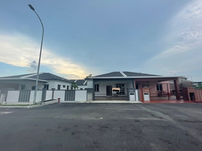 Rumah Teres Berkembar Setingkat di Port Dickson