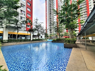 Walkable to USJ 21 LRT Station around 350M, Access to shopping mall, 100% LOAN
