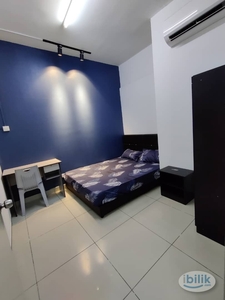 Comfortable Queen-size bedroom at IMPIAN MERIDIAN Condominium, USJ 1