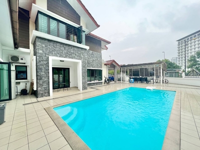CORNER LOT (Renovated) Double Storey Alam Sari Type Ilham Bangi with Swimming Pool + Snooker room