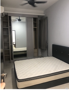 [FREE UTILITIES] No Partition Fully Furnished Middle Room Beside Lrt Alam Sutera