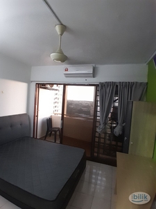 Fully Furnished Balcony Middle bedroom at Palm Spring @ Kota Damansara Palm Spring @ Kota Damansara