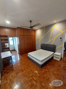 Fully Furnished SS1 PJ Master Room for Rent Include Utilities & LRT Nearby - RM850 Attached Bathroom