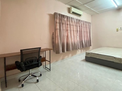 Master room for rent at SS18 with private bathroom near LRT, SS15