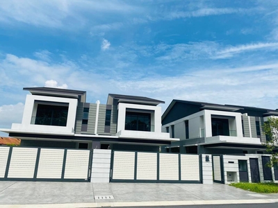 NEW SemiD Villa 22 Bukit Rimau Kota Kemuning INDIVIDUAL TITLE