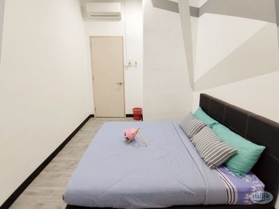 ORI MEDIUM ROOM WITH QUEEN BED/ AC ✔️- FULLY FURNISHED - WALKING DISTANCE TO KTM ✨✨ AT D'SANDS RESIDENCE, OLD KLANG ROAD