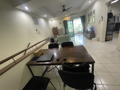 Prima location garden townhouse semi furnished for sale