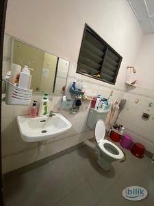 Single Room at USJ 6, can move in immediately, near lrt taipan and taipan business centre