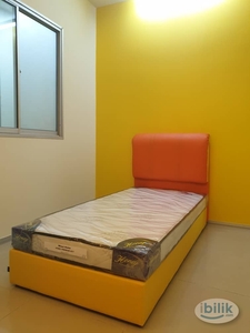 Single Room C/W Bed For Rent, D'alamanda Condo (Near Maluri LRT/MRT Station) (Walking Distance to Sunway Velocity & AEON Maluri)