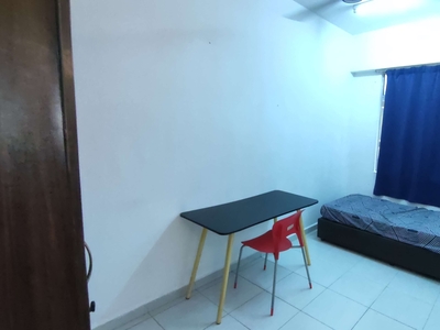 Single Room for rent, Next to MRT Serdang Raya Station, Academia South City