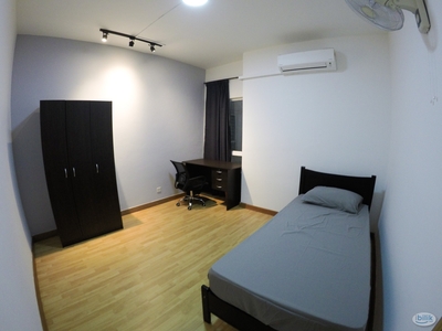 Spacious Middle Room @ Cova Suites 5min to MRT Kota Damansara