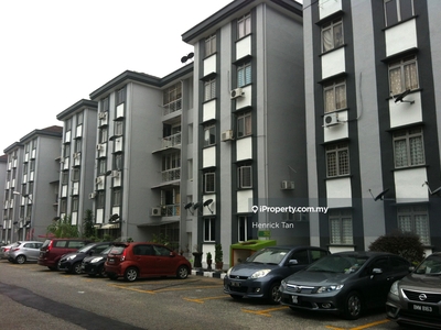 5 min to LRT station, Walk up Apartment, Unfurnished,Move in condition