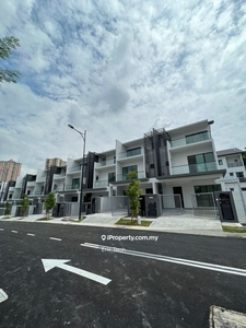 Brand new, 3 storey terrace house for Rent