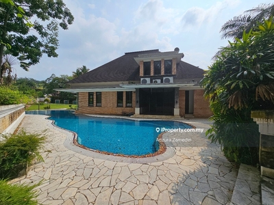 Bungalow with Swimming Pool & Guest House, Country Heights, Kajang