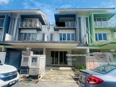 Facing Open! 2.5 Storey Terrace @ Taman Putra Prima (Phase 8B) Puchong