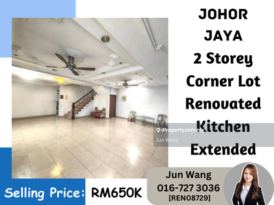 Johor Jaya, 2 Storey Corner Lot, Renovated, Kitchen Extended, 5 Bed