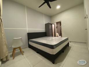 Master room female unit ‍♂️ near MRT Taman Connaught Cheras View