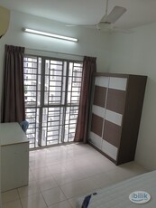 Nice master bedroom with private bathroom at Residensi Laguna condo. Bandar Sunway