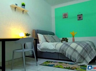 Room in condominium for rent in Kelana Jaya