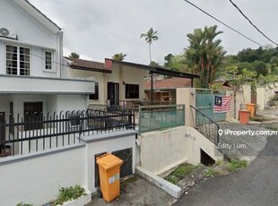 Semi-D 2storey house for rent at Petaling Jaya Sec5