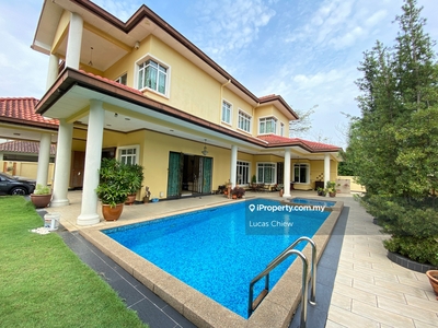 2 Storeys Bungalow With Pool and Garden