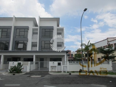 Bandar Bukit Raja Klang 2.5 Storey Corner Basic Unit Good Condition