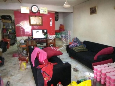 Below market prince 2sty extended link house in Taman Putra