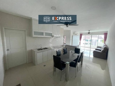 Level 5, 4 Bedrooms Apartment at Airport Avenue [2 parking provided]
