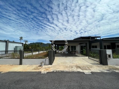 Rumah Corner Tanah Besar , Mutiara Damai, Jln Sultan Tengah Samariang