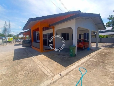 Single Storey at Tabuan by Roadside allow for Commercial Us For Rent‼️