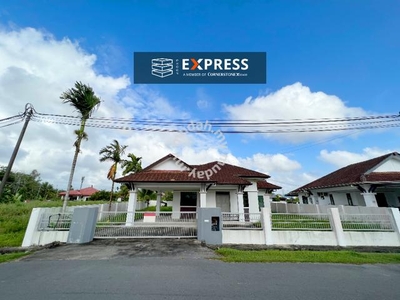 Single Storey Detached House at Desa Pujut 2 [Nicely Maintained]