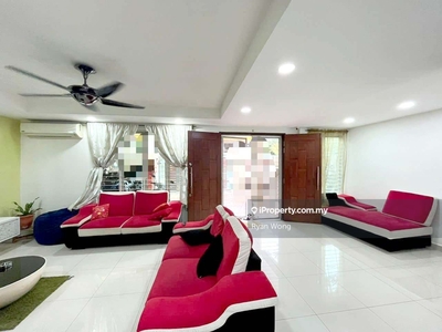 Damansara Damai 2.5 Storey Corner Lot House Available For Sale