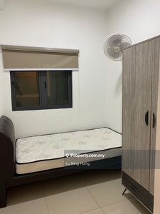 Parkhill Residence Small room near Apu, Lrt, Astro for rent