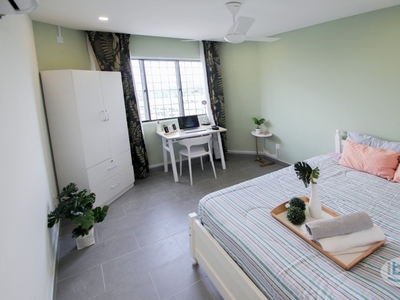 Private Bathroom Master Bed Room (Window) with AC at Kenanga Point, Pudu