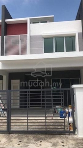2.5 Storey Terrace House Springhill
