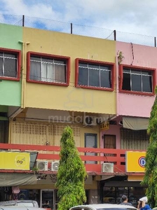 2nd floor shop lot for rent as office or home